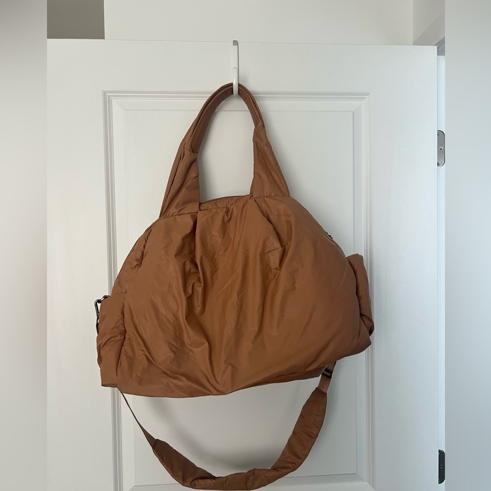 Caraa Tan Tote Bag with Relaxed Design